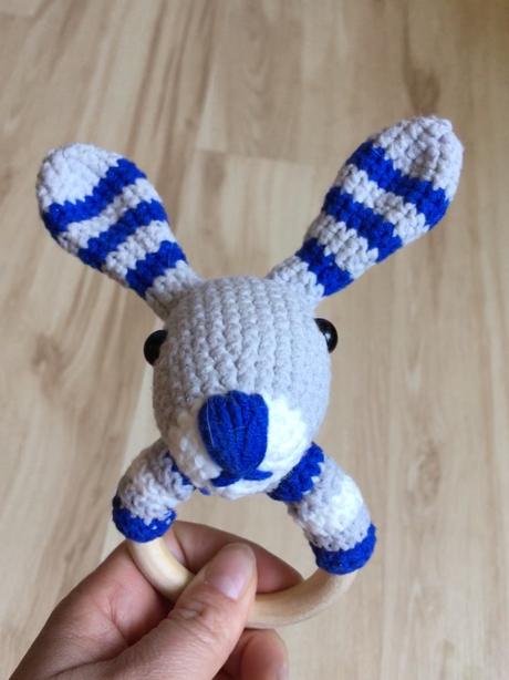 Háčkovaná hrkálka,