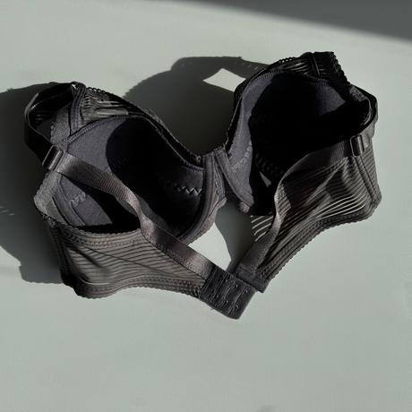 Jemne vystužená podprsenka s kosticami 8038, 85d