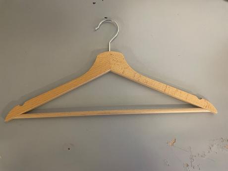 Vešiaky drevené,