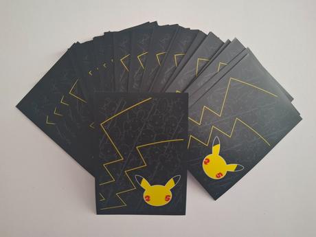 Pokémon obaly na karty "celebrations", 