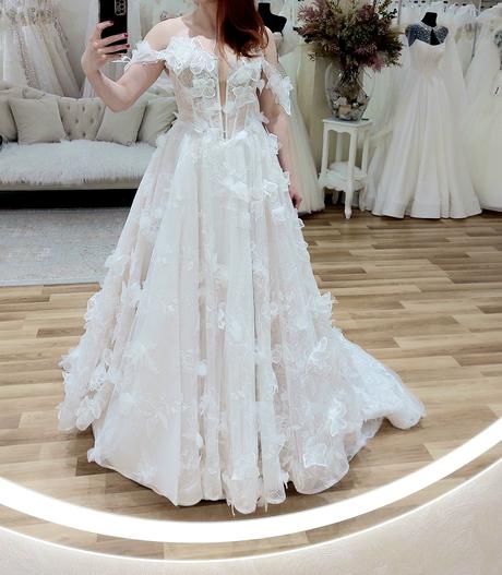 Rozprávkové svadobné šaty ivory 3d kvety, 38