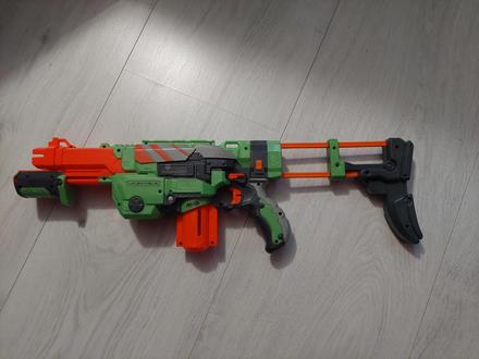 Nerf samopal  vortex praxis, 