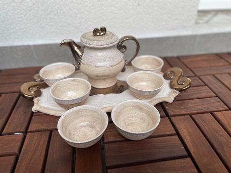 Rucne robena cajova suprava,