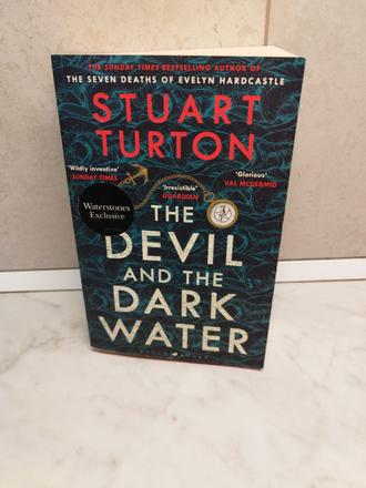 Stuart turton - the devil and the dark water v, 