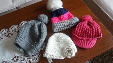 Pekné čiapky, kus 2.50, 152