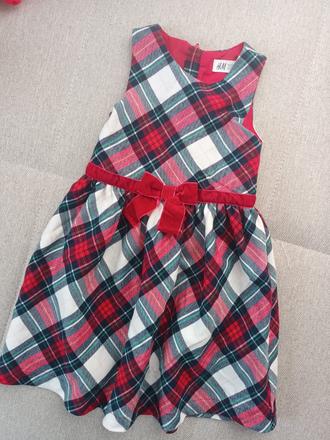 Šaty vianočné, 104