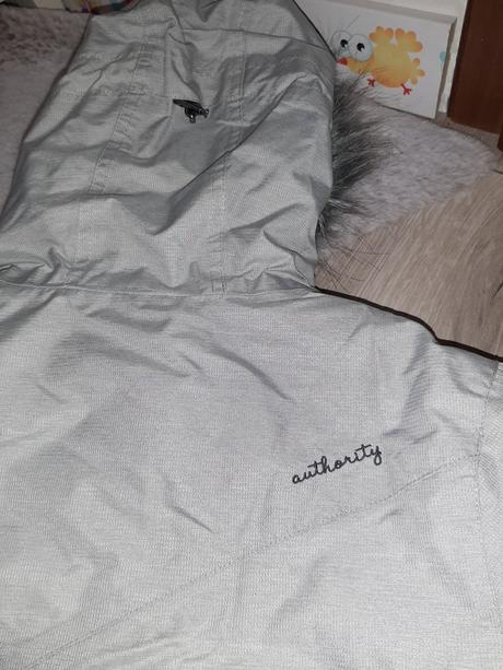 Lyžiarska bunda authority, 