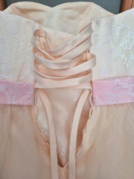 Krátke spoločenské šaty, 