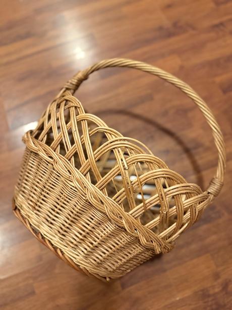 Veľký prútený košík pevný, 