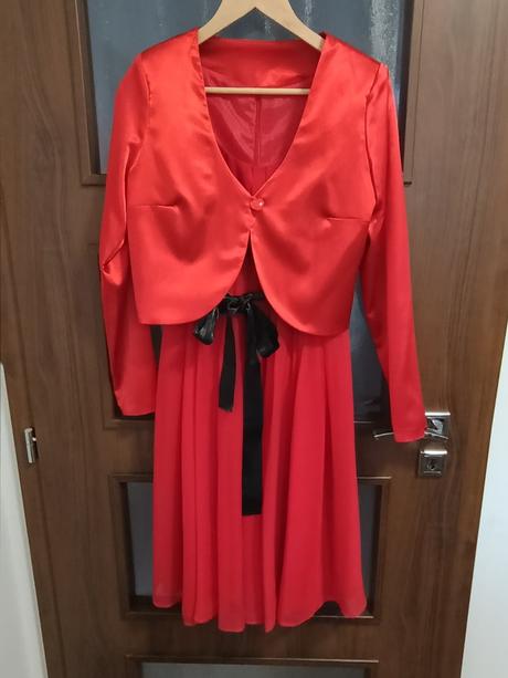 Predám spoločenské šaty, 40