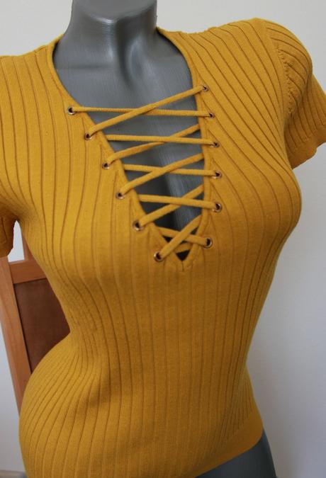 Pulover so snurovanim, m