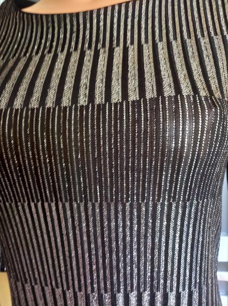 Čierne pruhované mini šaty, m