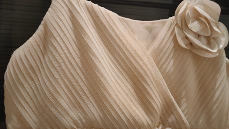 Nádherné trblietavé šaty, 134