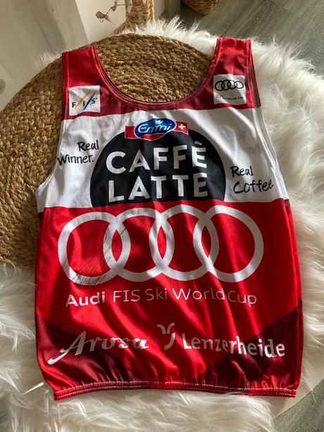Tielkový dres audi 134/140, 134