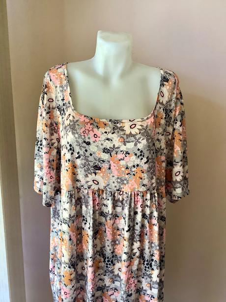 Pruzne romanticke saty, 52 / xxxl