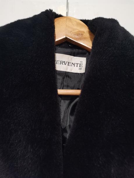 Elegantný kabát, 38