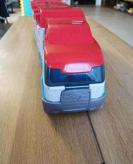 Kamion paw patrol s autami a postavičkami,