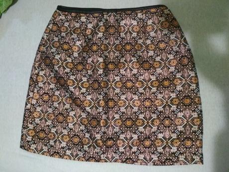 Čierno zlatá suknička, amisu,34