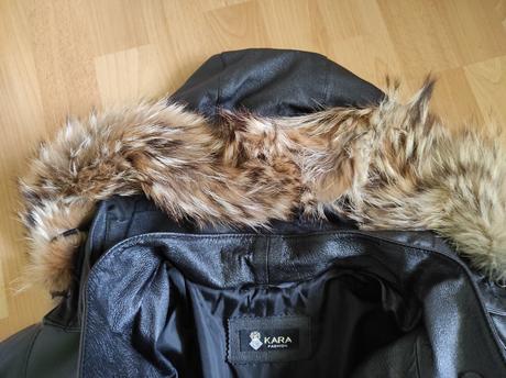 Krásny kožený kabát kara s pravou kožušinou, 48