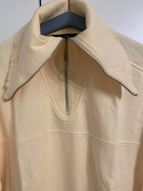 Bledožltá raz oblečená mikina s vysokým golierom, f&f,42