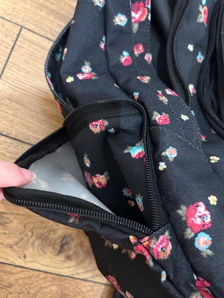 Roxy ruksak, taška s kvetinkami,