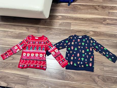 Predám vianočný svetrík a tričko, 122