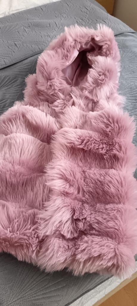 Luxusná ružová vesta, 152