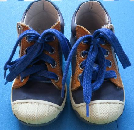 Celokožené topánky, baťa,22