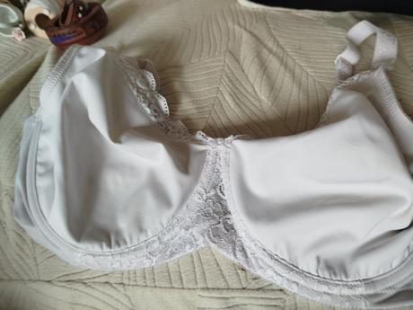 Triumph podprsenka 85e/f, triumph,85e