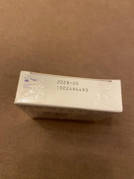 Samoopaľovacie telové mlieko a kondómy, 