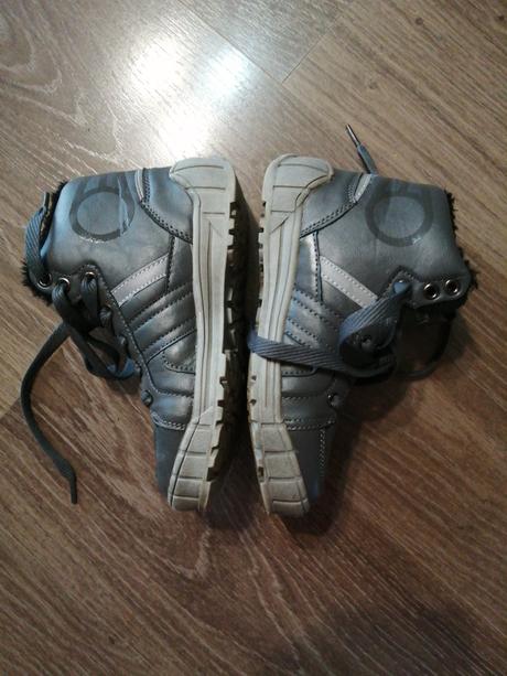 Zimne topanky, authority,32