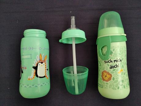 Fľaša na pitie so slamkou,