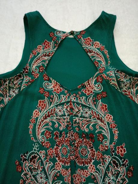 Pekné pohodlné šaty, 36