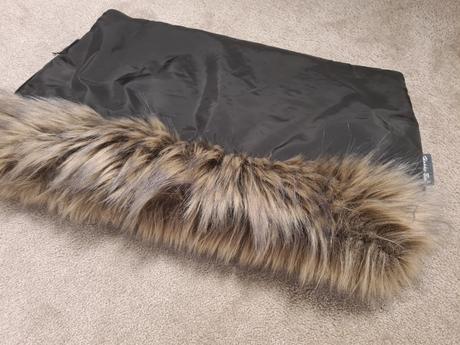 Rukavnik na kocik, happy bee