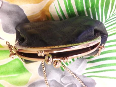 Kabelka malá so zapínaním, 