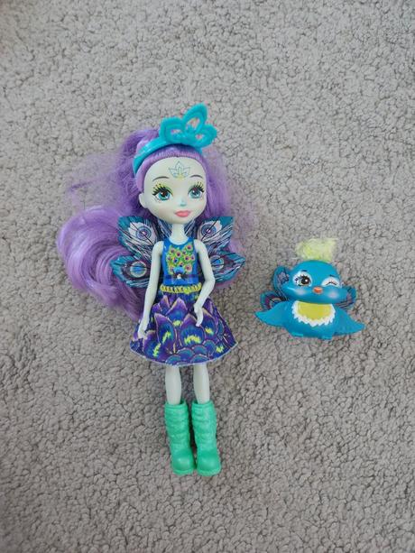 Enchantimals bábika patter s pávom flap, 