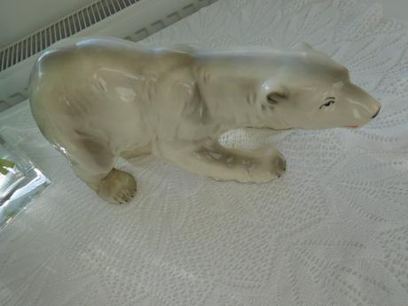 Veľká porcelánová figúrka - medveď polárny,