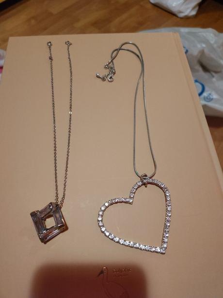 Dlhé náhrdelníky s príveskom, 