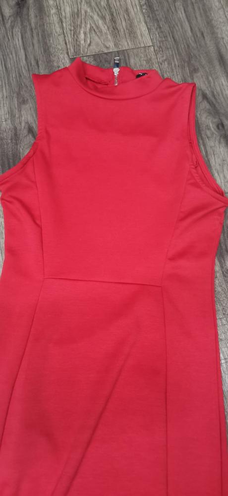 Červené šaty, calliope,s