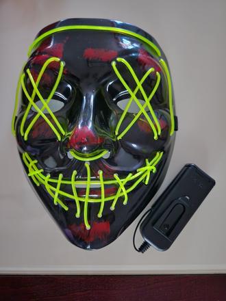 Svietacia maska,