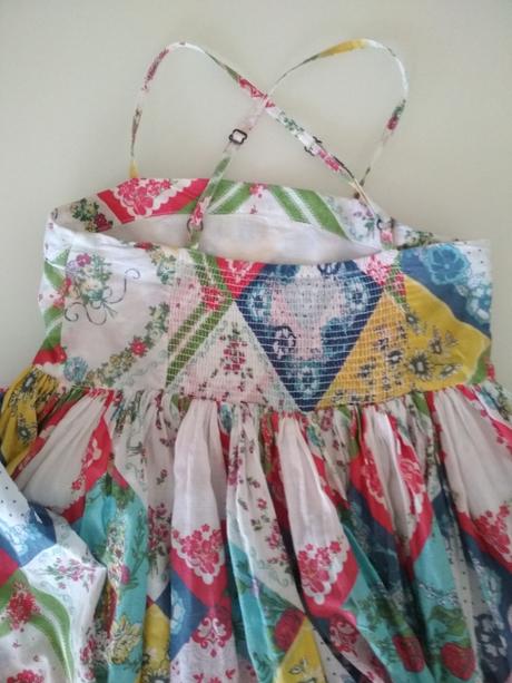 Dievčenské šaty, 110