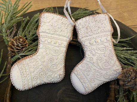 Medovník čižmička - perník s bielou polevou 1 ks, 