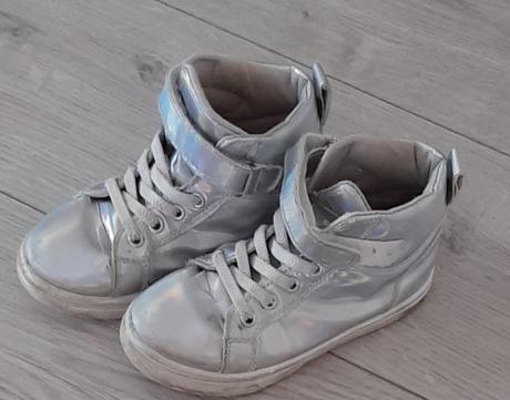 Topanocky trblietkave, 27