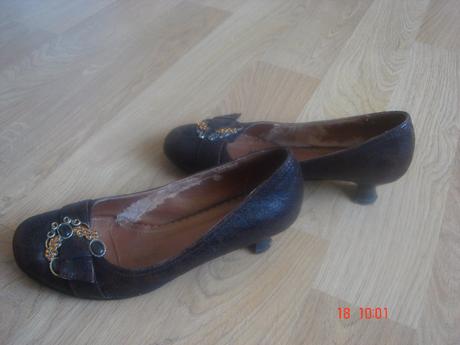 Hnede nizke lodicky s brosnou - dizajn popraskanej, 39