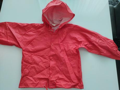Nepremokavá bunda, 110