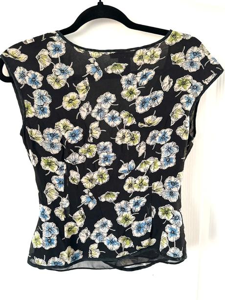 Elegantná hodvábna blúzka s kvetmi nine west, s