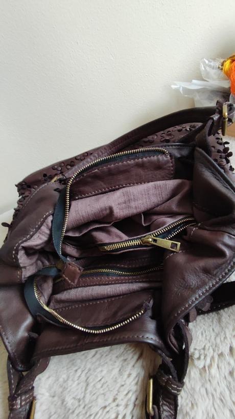 Dámska kožená kabelka, 