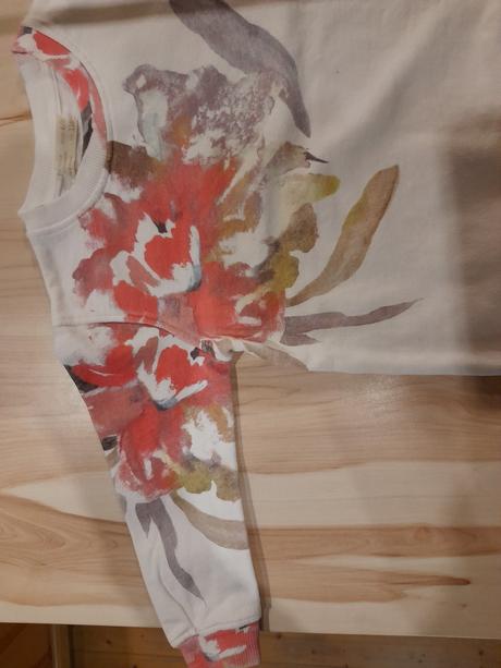 Mikinka s kvetinkou, zara,110