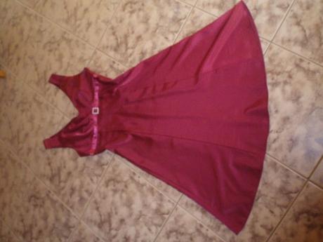 Spločenské šaty, 38