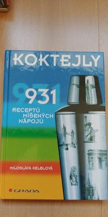 Kniha kokteily 931 receptu misenych napoju, 